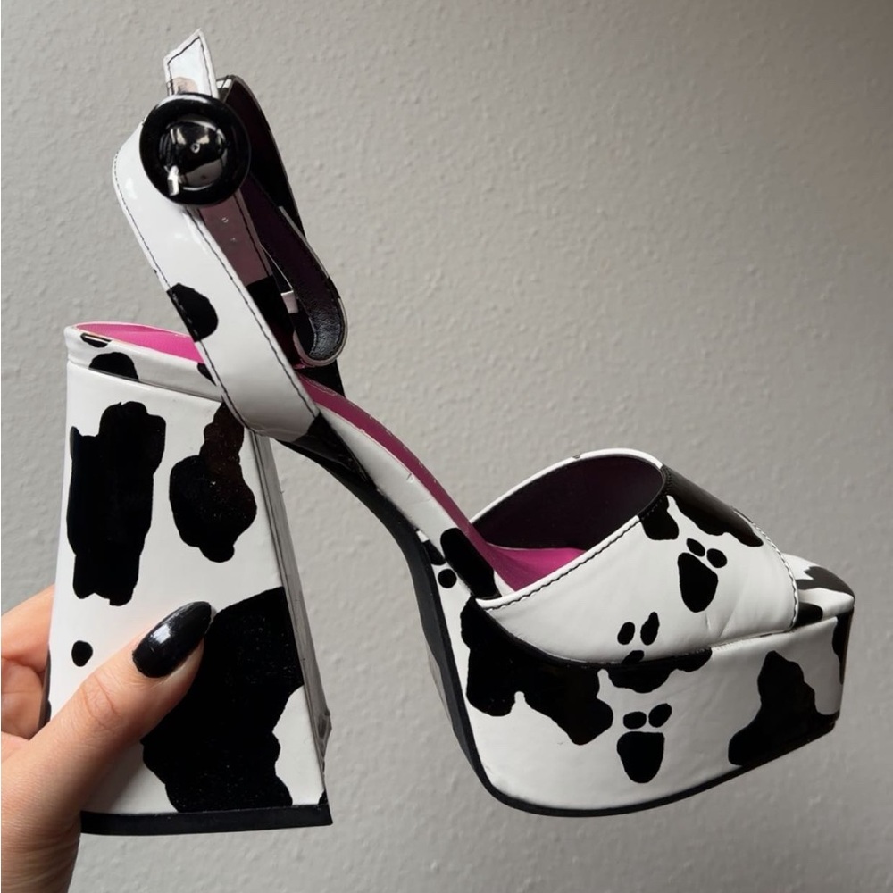 Trendy Black and White Platform Sandals